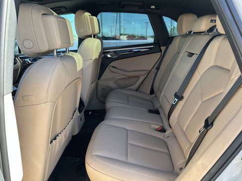 New 2026 Porsche Macan image 16