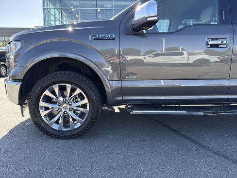 Used 2017 Ford F150 Lariat image 9
