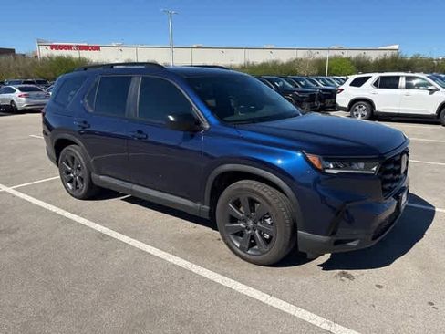 Used 2025 Honda Pilot Sport image 7