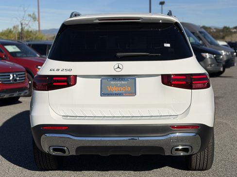 New 2026 Mercedes-Benz GLB 250 image 9