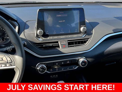 Used 2022 Nissan Altima 2.5 SV FWD image 11