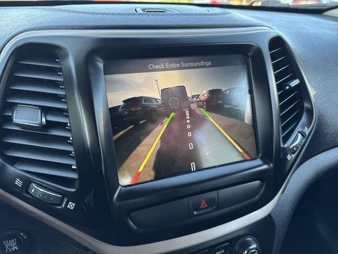Used 2016 Jeep Cherokee Limited AWD/4WD image 14