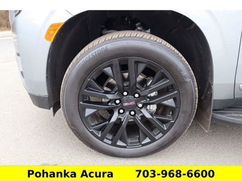 Used 2024 GMC Yukon SLT w/ SLT Premium Package image 28