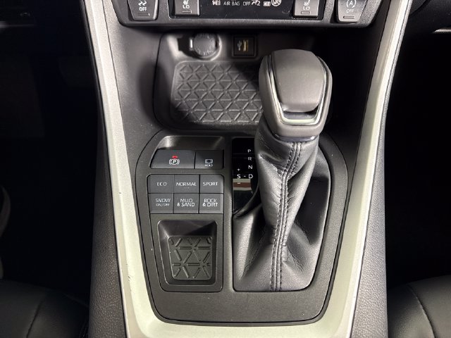 Used 2023 Toyota RAV4 XLE Premium AWD/4WD image 34