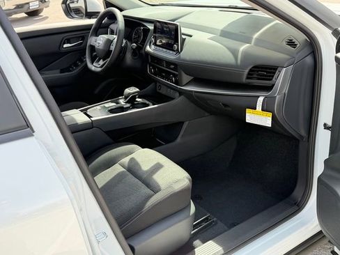 New 2026 Nissan Rogue SV FWD image 25
