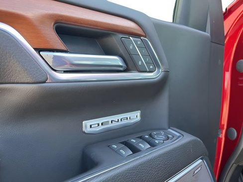 Used 2022 GMC Sierra 1500 Denali AWD/4WD image 14