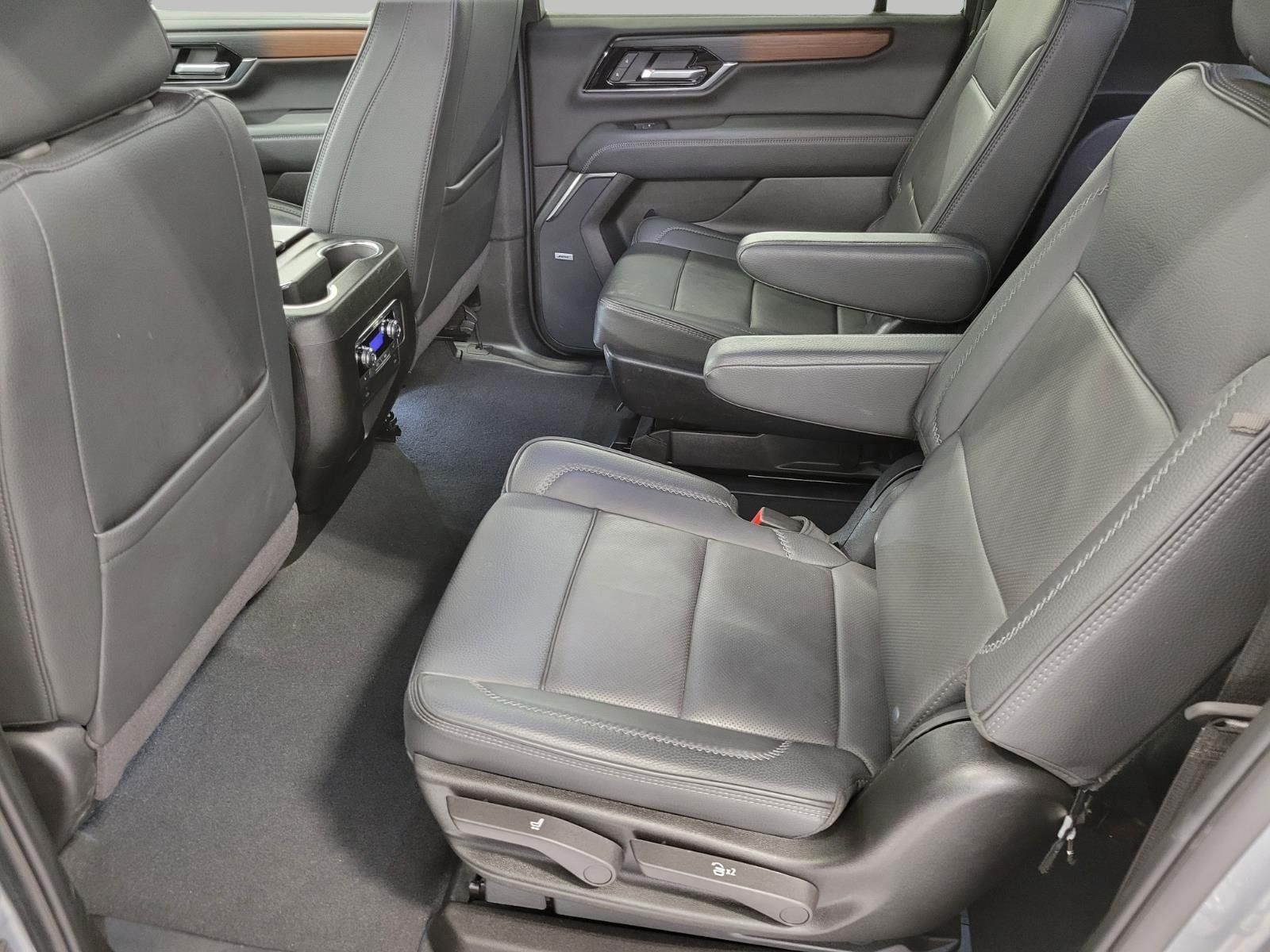 Used 2025 GMC Yukon XL Denali AWD/4WD image 21