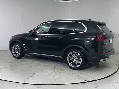 Used 2024 BMW X5 xDrive40i w/ Premium Package image 4