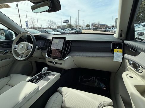 New 2026 Volvo XC90 T8 Ultra w/ Protection Package Premier image 10
