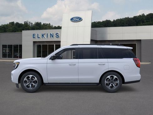 New 2026 Ford Expedition Active image 4