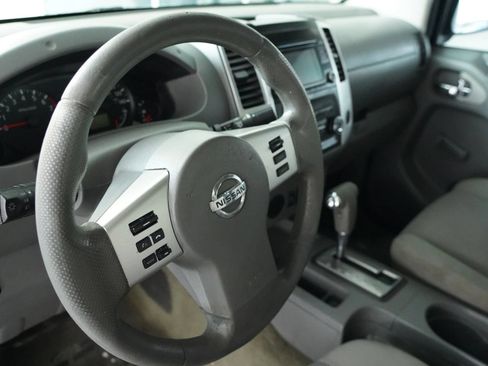 Used 2018 Nissan Frontier S RWD image 9
