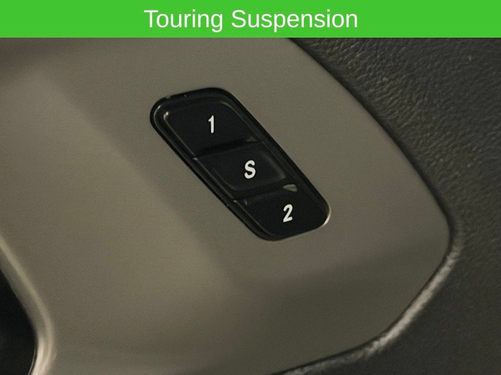 Used 2025 Chrysler Pacifica Select FWD image 28