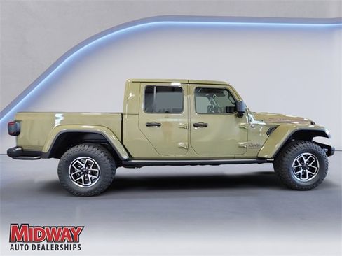 New 2025 Jeep Gladiator Rubicon w/ Convenience Group image 6