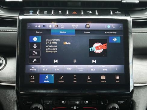 Used 2023 Jeep Grand Cherokee 4WD 4xe w/ Luxury Tech Group II image 22