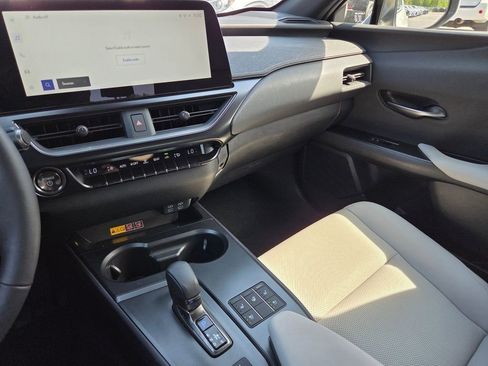 Certified 2025 Lexus UX 300h AWD w/ Accessory Package (Z2) image 38