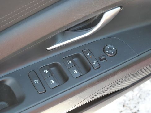 Used 2024 Hyundai Elantra SEL image 28