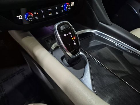 Used 2019 Buick Enclave Premium AWD/4WD image 15