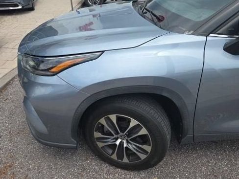 Used 2021 Toyota Highlander XLE FWD image 15