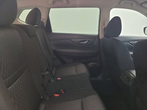 Used 2018 Nissan Rogue SV image 19