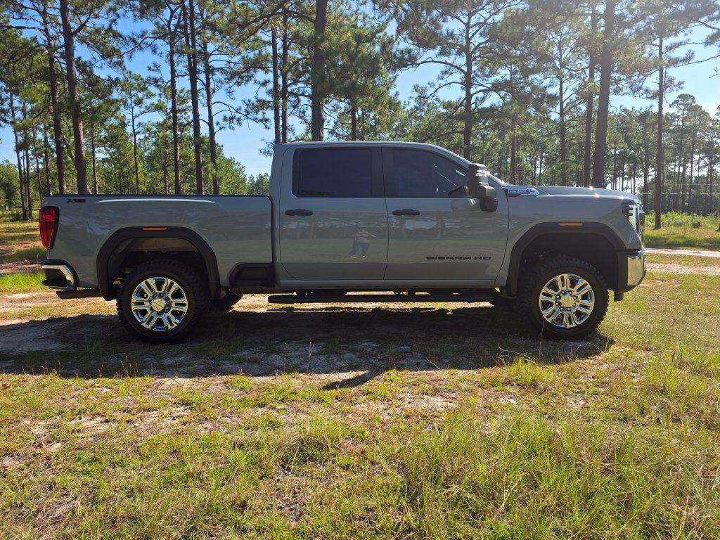 Used 2024 GMC Sierra 2500 Pro w/ 1SA Pro Safety Plus Package AWD/4WD image 5