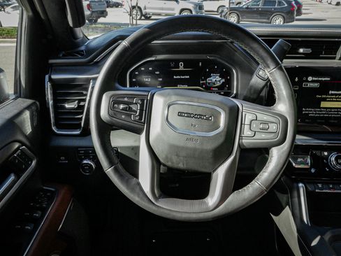 Used 2025 GMC Sierra 2500 Denali Ultimate image 18