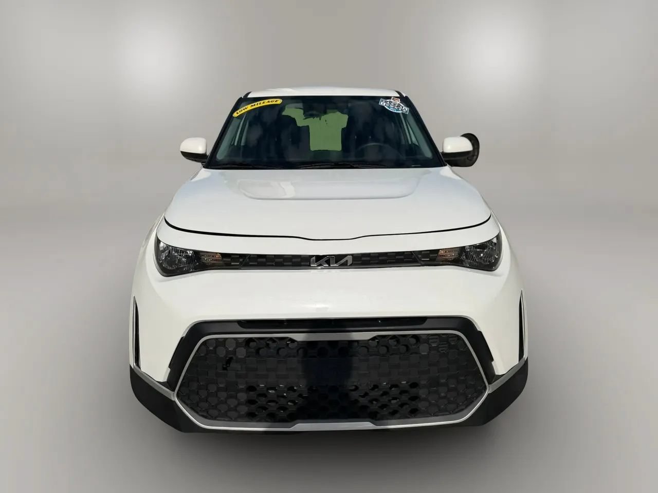 Used 2025 Kia Soul LX w/ LX Technology Package FWD image 2