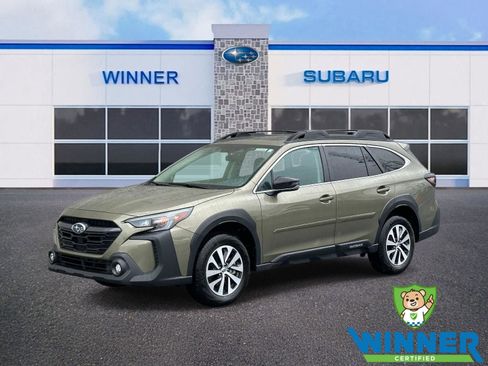 Used 2025 Subaru Outback Premium AWD/4WD image 1