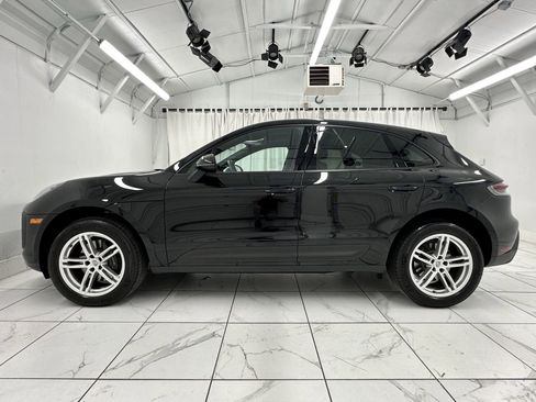 Certified 2025 Porsche Macan image 2