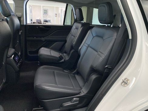 New 2026 Lincoln Aviator AWD w/ Jet Appearance Package image 9
