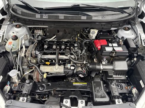 Used 2020 Nissan Kicks SR FWD image 22