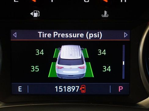 Used 2021 Chevrolet Traverse LT image 4