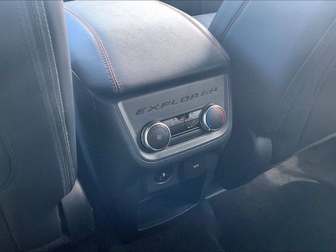 Used 2025 Ford Explorer ST-Line w/ ST-Line Street Pack AWD/4WD image 24