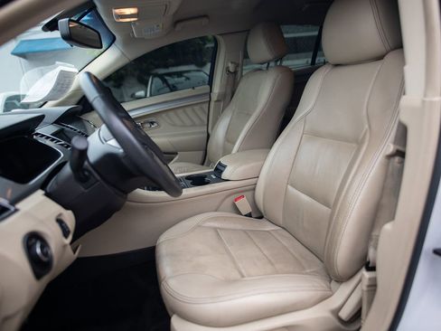 Used 2018 Ford Taurus SEL w/ Equipment Group 201A image 18