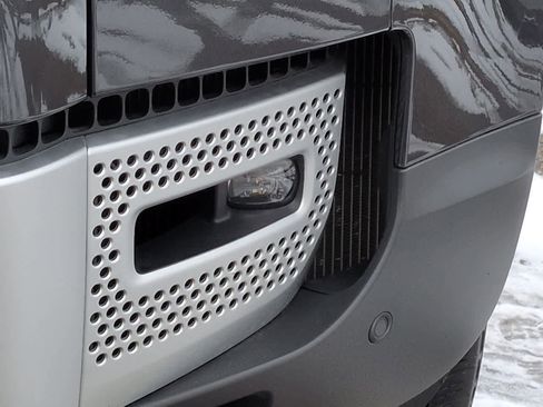 Used 2024 Land Rover Defender 130 S image 10