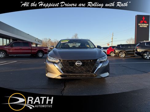 Used 2024 Nissan Sentra SV image 3