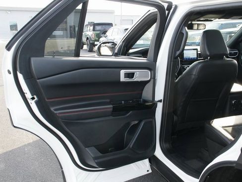 Used 2023 Ford Explorer ST-Line image 30