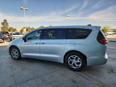 Used 2024 Chrysler Pacifica Limited