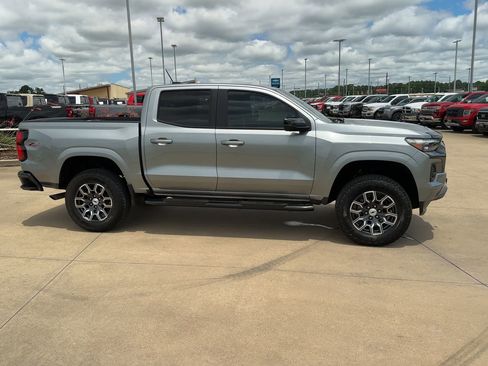 Used 2024 Chevrolet Colorado Z71 w/ Z71 Convenience Package 2 image 9
