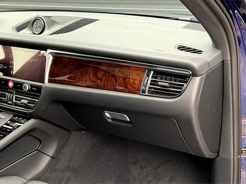 New 2025 Porsche Macan image 22