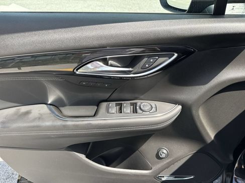 Used 2021 Buick Envision Essence w/ Technology Package I FWD image 40