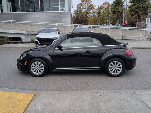 Used 2018 Volkswagen Beetle 2.0T FWD image 10