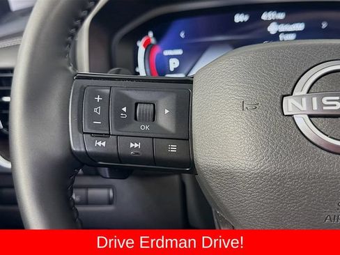 Used 2025 Nissan Rogue Platinum w/ Platinum Premium Package FWD image 13