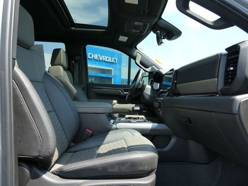 New 2025 Chevrolet Silverado 1500 ZR2 w/ Technology Package AWD/4WD image 14