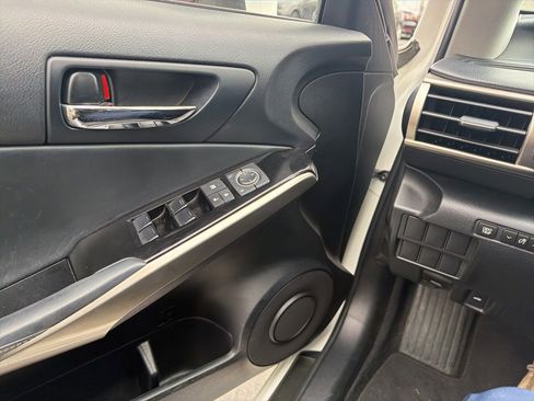 Used 2014 Lexus IS 250 RWD image 18