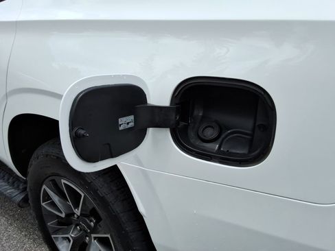 Certified 2022 Chevrolet Tahoe Z71 AWD/4WD image 14
