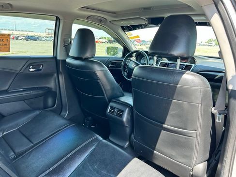 Used 2017 Honda Accord EX image 17