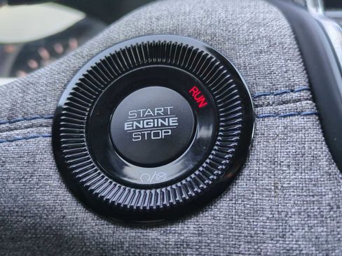 Used 2024 Jeep Compass Latitude image 16