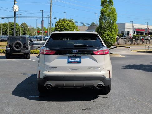 Used 2019 Ford Edge Titanium FWD image 6