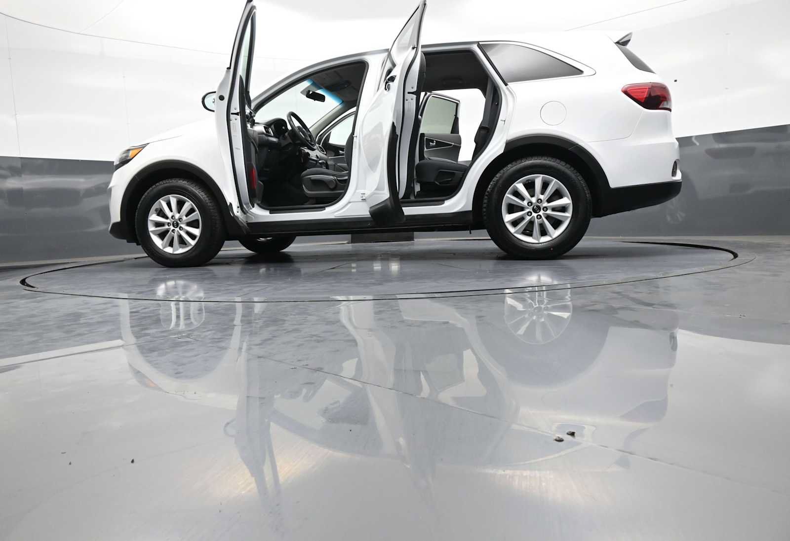 Used 2020 Kia Sorento FWD V6 image 48