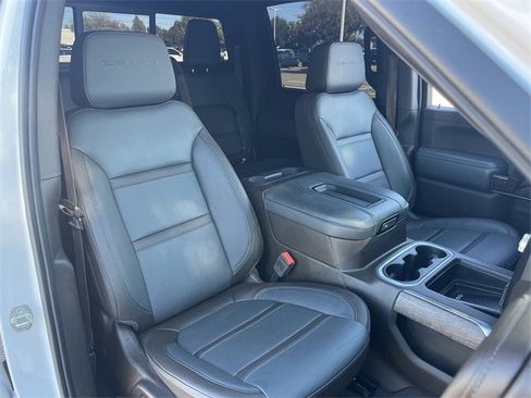 Used 2022 GMC Sierra 3500 Denali image 30